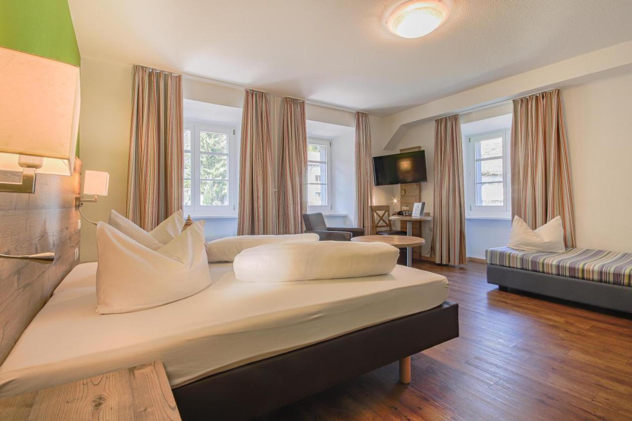 Landgasthof Hotel Rebstock Stuhlingen Exterior foto