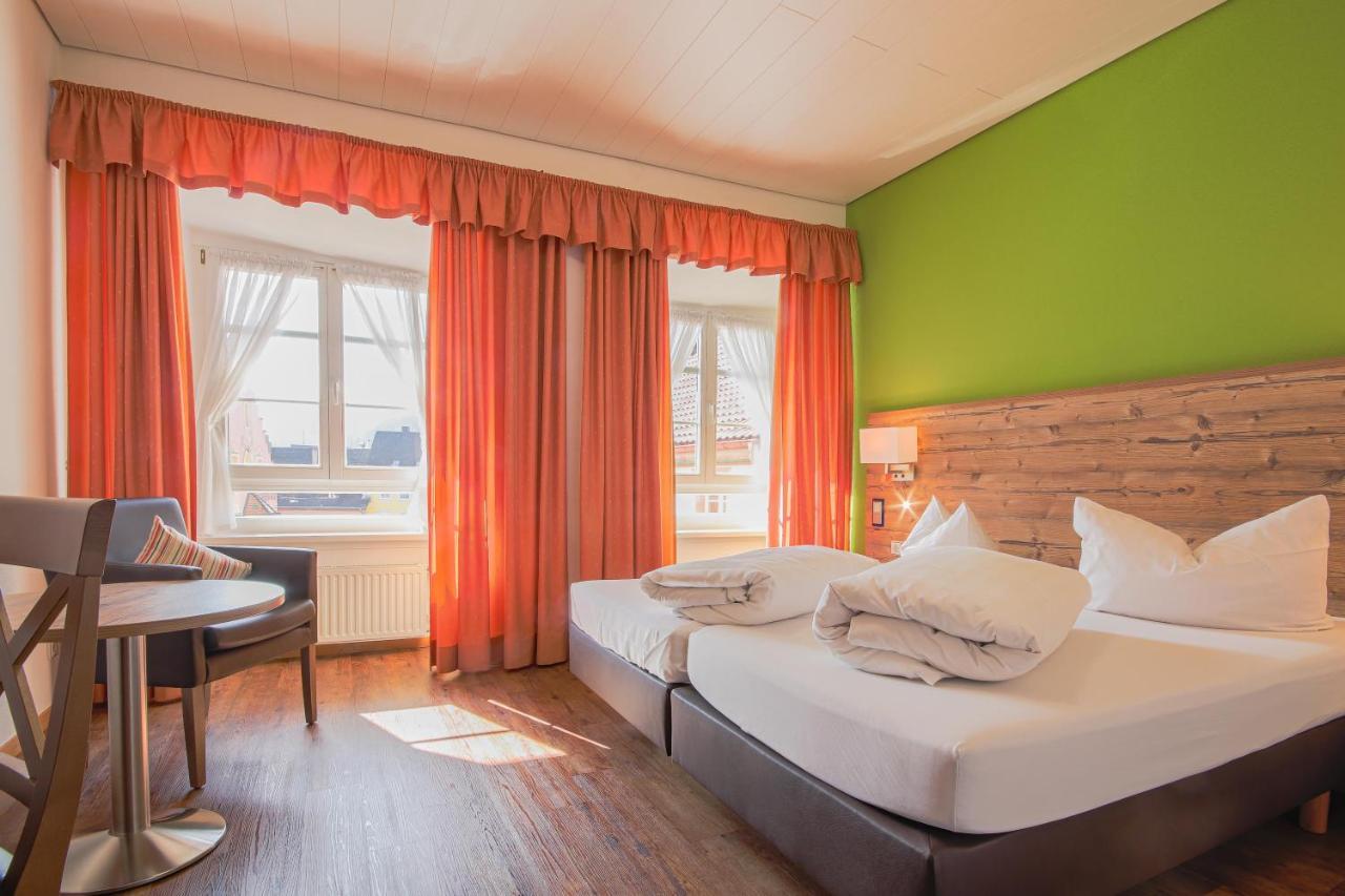 Landgasthof Hotel Rebstock Stuhlingen Exterior foto